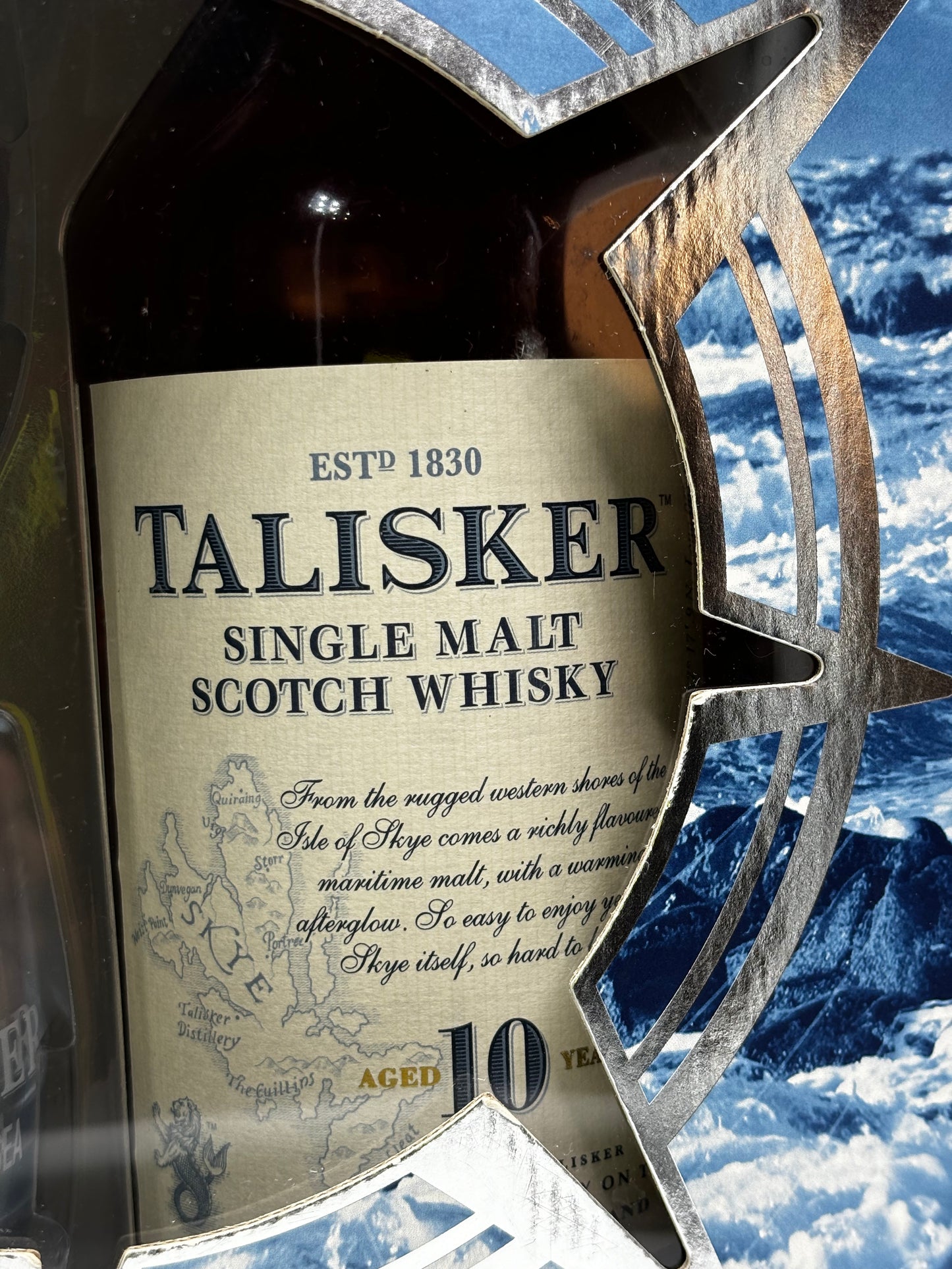 Talisker 10 years old Gift box with Glasses