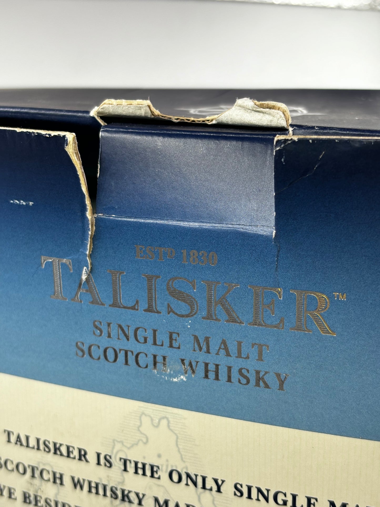 Talisker 10 years old Gift box with Glasses
