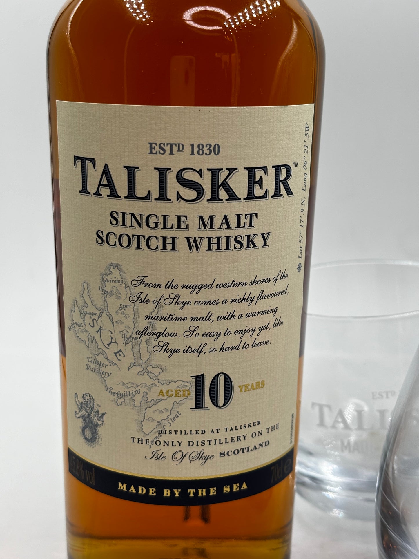 Talisker 10 years old Gift box with Glasses