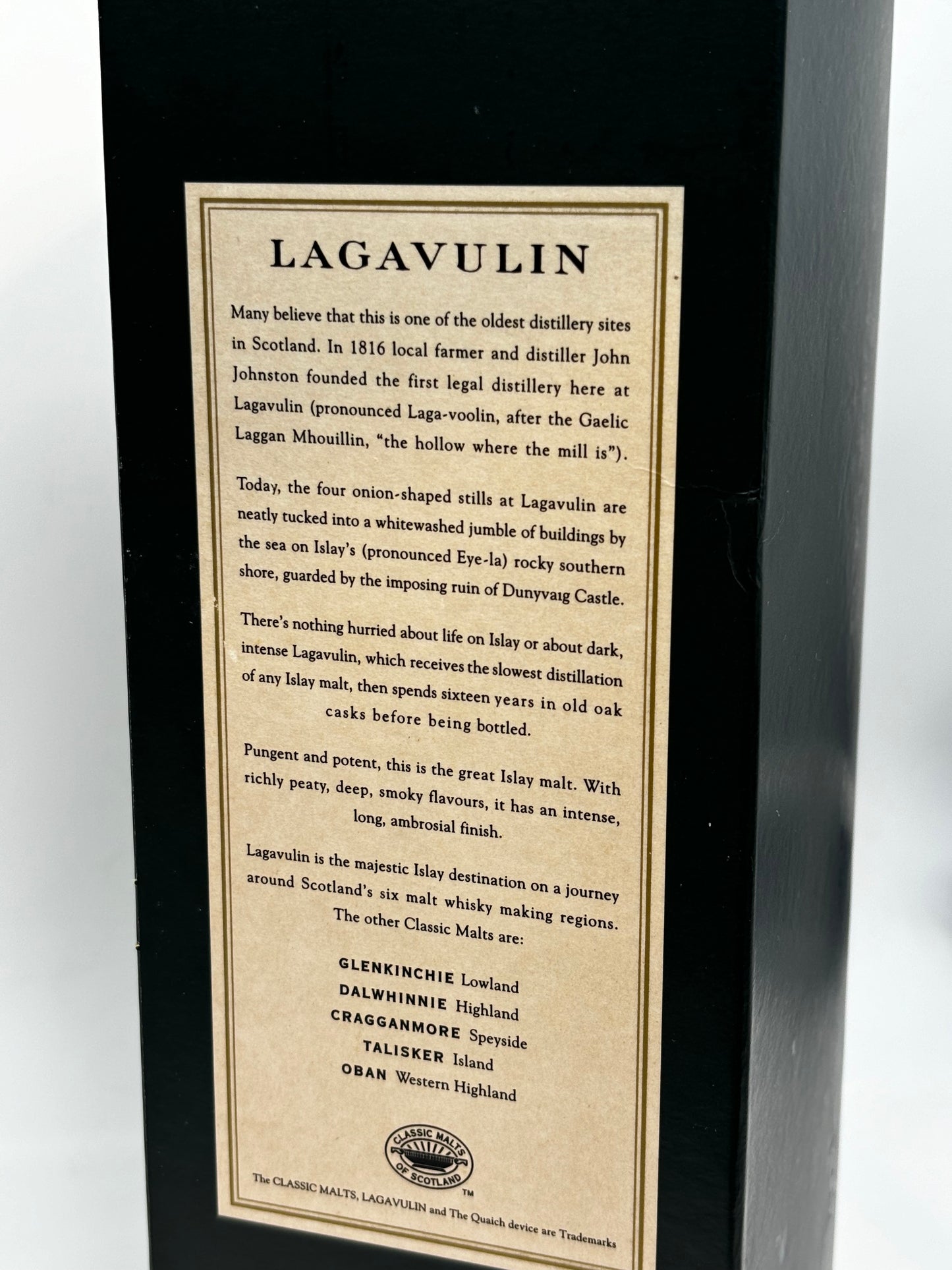 Lagavulin 16 years old Gift Box