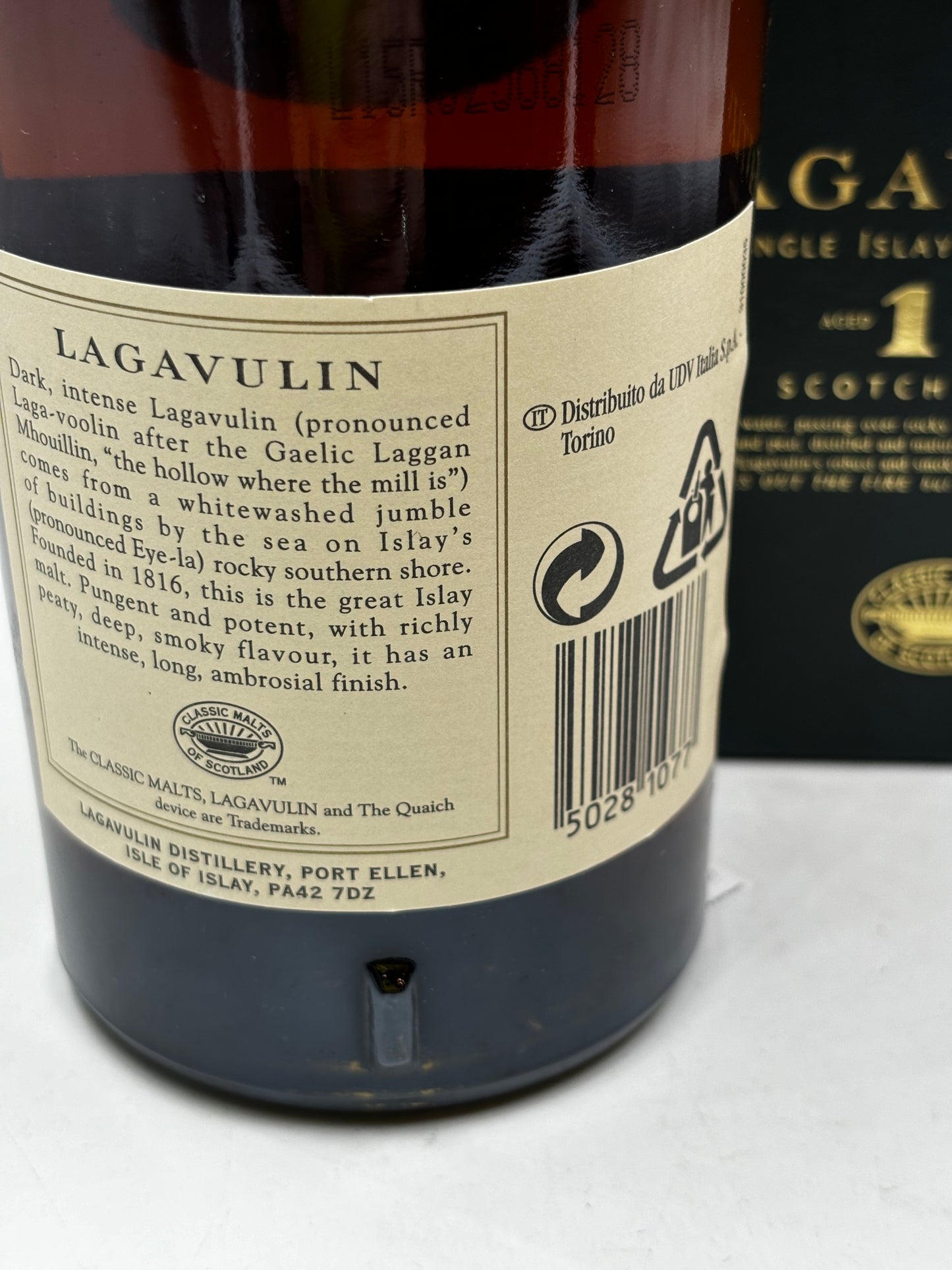 Lagavulin 16 years old Gift Box